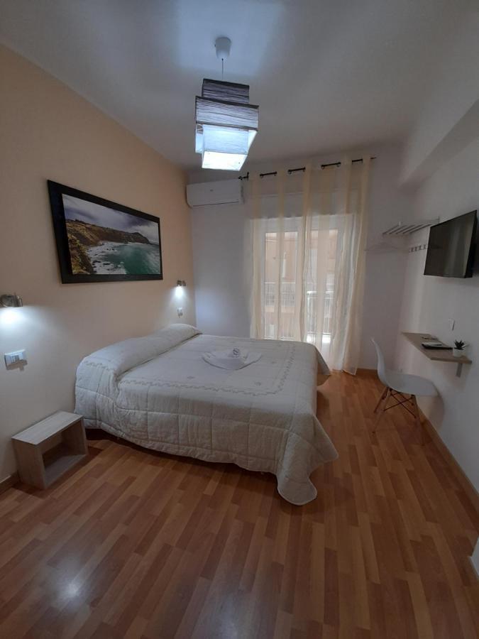Milazzo: La Porta Delle Eolie Panzió Szoba fotó